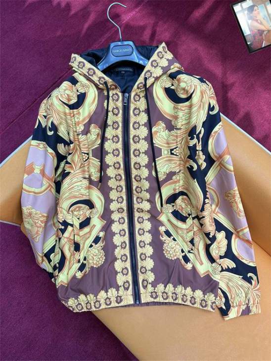 Picture of Versace Jackets _SKUVersaceM-3XL12yn7129878